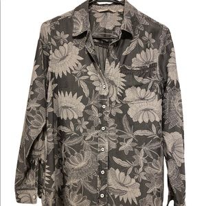 Soft Surroundings Womens Size XS Evie Button Down Gray Floral Blouse Lyocell